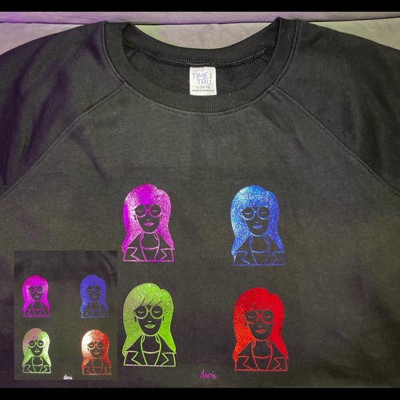 sweater, black. with 4 color images of the character Daria - Picture 3 of 3